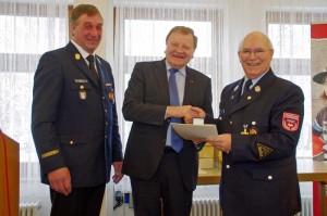 KBR Thomas Loibl, Landrat Josef Eppeneder und Andreas Maier