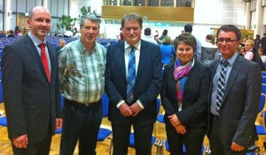 3. Bürgermeister Andreas Strauß, Willi Kappl, 1. Bürgermeister Josef Heckner, Marktgemeinderäte Martina Riedl und Josef Loibl
