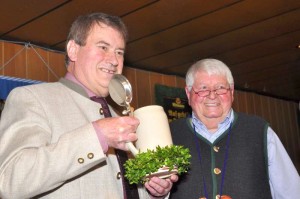 Schirmherr und 1. Bürgermeister Josef Heckner mit der Eröffnungsmaß mit Heini Hermann