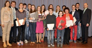 Das erste Gruppenfoto der geehrten Sportlerinnen und Sportler.