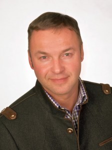 Thomas Lackermeier Platz 12