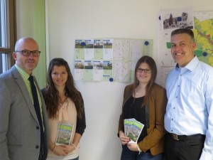 Bürgermeister Andreas Strauß, Teresa Späth, Tanja Winges, Marktgemeinderatsmitglied Hans Peter Vögl 